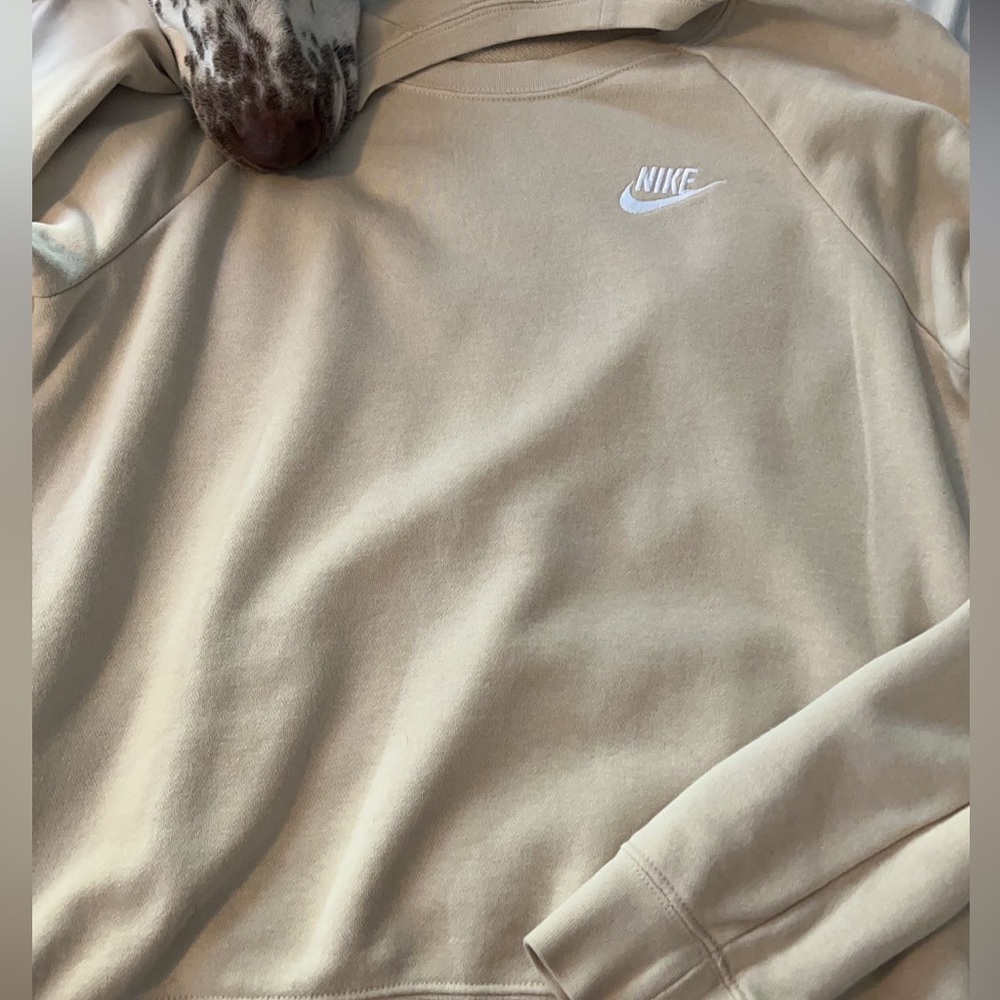 NIKE crewneck BARLEY WORN size small